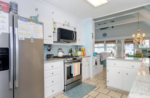Wrightsville Beach House | Charming pet-friendly cottage w upscale amenities!
