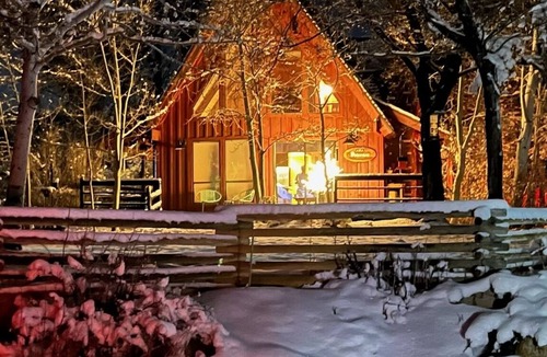 Pine Valley Cabin | Charming Petersen Cottage Rustic Luxury