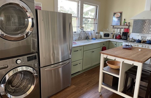 Piedmont Avenue House | Charming Piedmont Ave Bungalow 3br/1bath