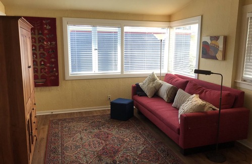 Piedmont Avenue House | Charming Piedmont Ave Bungalow 3br/1bath