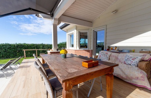 Llinars del Valles Villa | Charming pool villa near Barcelona - Walk to shops