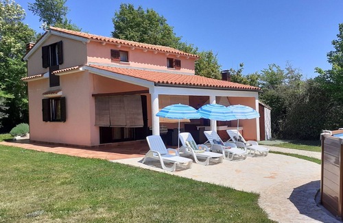 Liznjan House | Charming Pool Home Near Pula