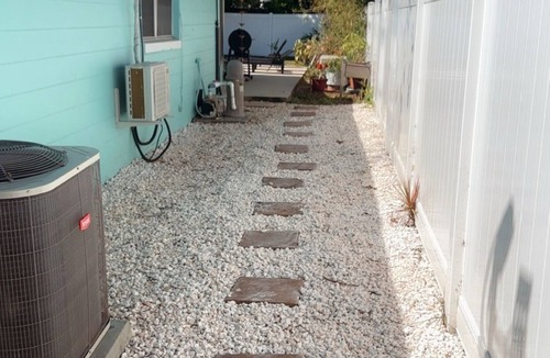 Port Orange Apartment | Charming poolside apartment in Port Orange