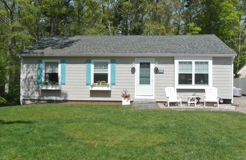 Mashpee Cottage | Charming Poppy Cottage - Walk to Beach, Central AC!