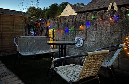 Horsforth House | Charming pottery barn conversion 2 mins from Horsforth train station.