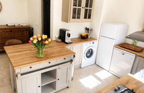 Le Bar-sur-Loup Cottage | Charming Private Cottage with Garden & Parking in Bar-sur-Loup