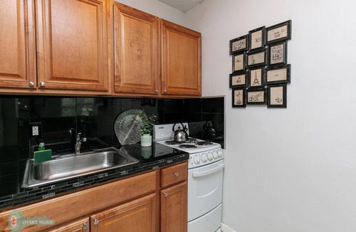 Poinciana Park Apartment | Charming Private Apartment with Full Kitchen – Perfect Location!
