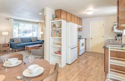 Larkspur House | Charming, private 2-bedroom house with WiFi, AC in convenient Bend neighborhood.
