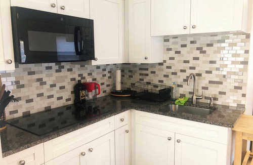 Lavista Park Cottage | Charming & Private Carriage House (downstairs)