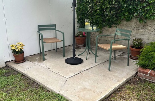 Burbank House | Charming private guest house in delightful Burbank near Disney & Ranch Studios