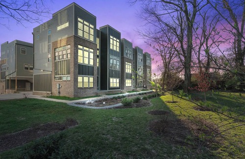Nashville Condo | Charming Private Room Walkable to Coffee, Bars & Food 5 Min to Broadway
