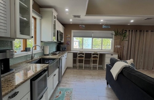 Wading River Apartment | “Charming private studio, kitchenette setup, cable TV, private entrance.”