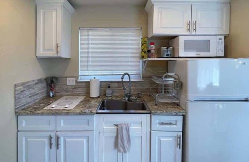 Arden-Arcade House | Charming Private Studio near the river