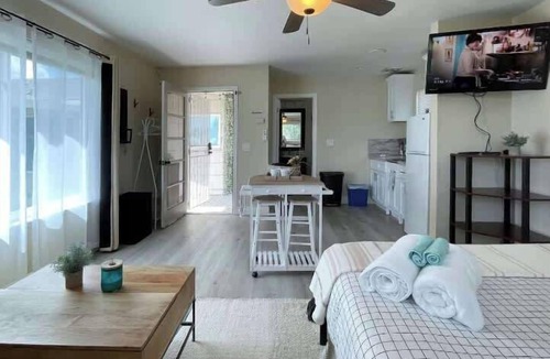 Arden-Arcade House | Charming Private Studio near the river