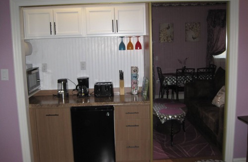 Citrus Heights Apartment | Charming Private Very Romantic Studio. Pool access.