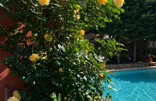 La Bruguiere Villa | Charming Property with Pool and Jacuzzi, 10 Minutes from Uzès