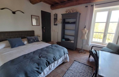 Goudargues Other | Charming Provençal farmhouse with private pool & walk to river