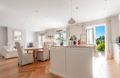 Joyeuse Villa | Charming Provençal villa with swimming pool and private jacuzzi in southern Ardèche.