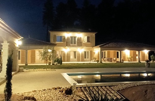 Joyeuse Villa | Charming Provençal villa with swimming pool and private jacuzzi in southern Ardèche.