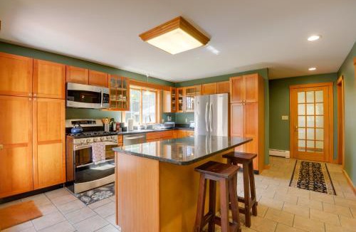Putney House | Charming Putney Home: Porch, Grill & Hiking Trails