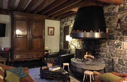 Campan Ski Chalet | CHARMING PYRENEES MOUNTAINS CHALET.