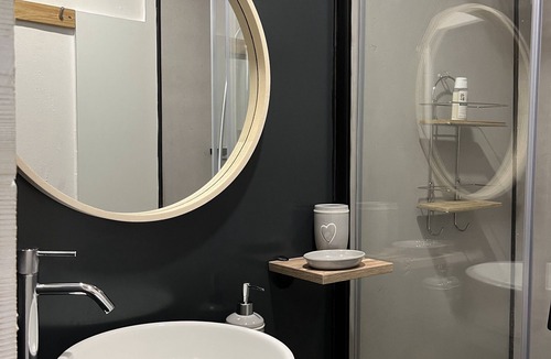 Lathuile Apartment | Charming, quiet 30 m 2 apartment with private terrace