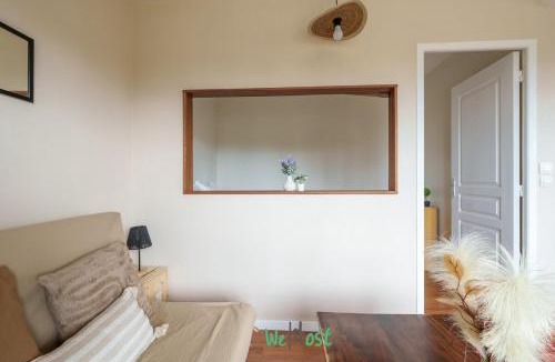 Faubourg-Raines Apartment | Charming quiet accommodation with balcony and parking