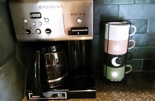 Port Orford Cottage | Charming Quiet custom cottage!nPing Pong, Ninja Warrior setup!nFirepit, orchard!