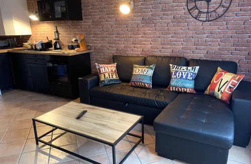 Ardon House | Charming, quiet duplex cottage with terrace/garden