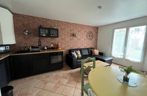 Ardon House | Charming, quiet duplex cottage with terrace/garden