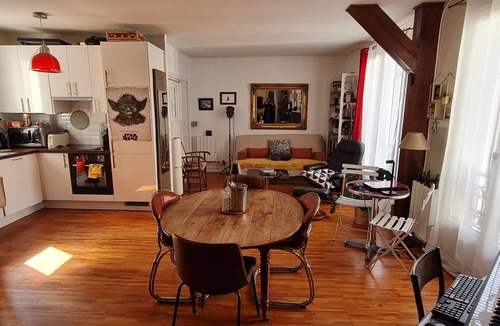 Quartier des Grandes-Carrieres Apartment | CHARMING & QUIET DUPLEX in MONTMARTRE for 8 with 3 bedrooms, 2 wc, 2 bathrooms.