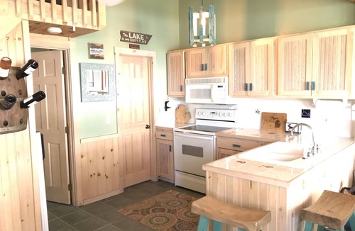 Charlevoix Cottage | Charming, quiet lakefront cottage