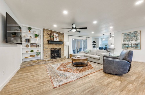 Farmers Branch House | Charming, Quiet Neighborhood Home