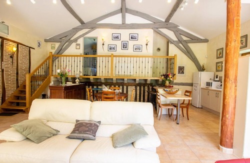 La Chapelle-Gonaguet Cottage | Charming renovated barn in Périgord, terrace, pets allowed
