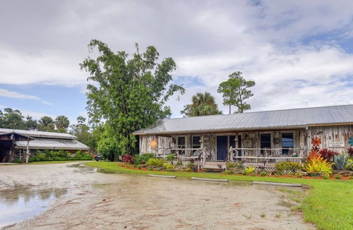 Palm City Cabin | Charming Ranch -Bunk North Getaway