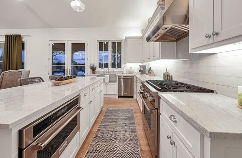 Athens House | Charming Ranch Cottage/Pasture Views & Porch
