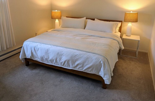 Orient House | Charming ranch house with pool, steps to beach