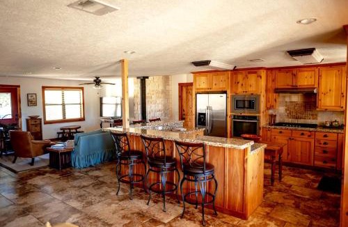 New Ulm House | Charming Ranch-Style House Filled with Antiques near Round Top, Texas