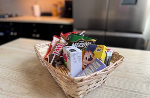 Reading House | Charming Reading Garden House Pet Friendly