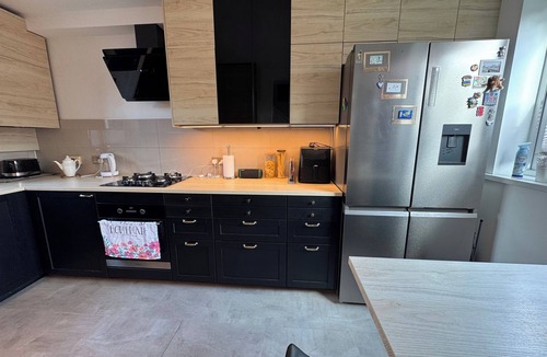 Reading House | Charming Reading Garden House Pet Friendly