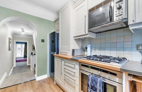 Reigate Cottage | Charming Reigate Cottage Retreat