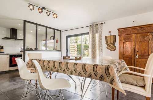 Bourgneuf-en-Retz Cottage | Charming Renovated Barn with Pool and WiFi