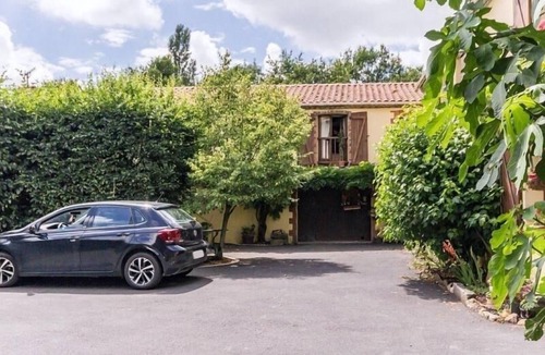 Corcoue-sur-Logne Cottage | Charming Renovated Farmhouse with Pond, Near Nantes - WiFi, Baby Equipment Included