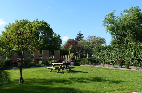 Coulans-sur-Gee Cottage | Charming Renovated Barn with Garden, 3 Ensuite Bedrooms, Near Le Mans