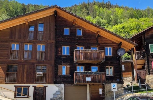 Erschmatt Apartment | Charming renovated apartment in a Valais house