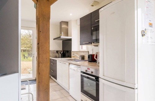 Nort-sur-Erdre Cottage | Charming Renovated Barn with Private Pond near Nantes