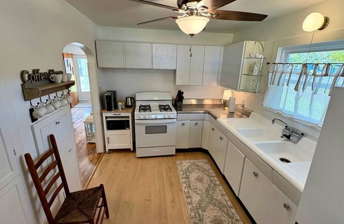 Siloam Springs House | Charming Renovated Home with Spacious Yard near Downtown Siloam Springs, Arkansas