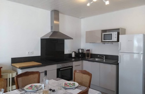 La Gueriniere House | Charming Renovated House, 300m from Beach, Terrace, Parking, Sleeps 5