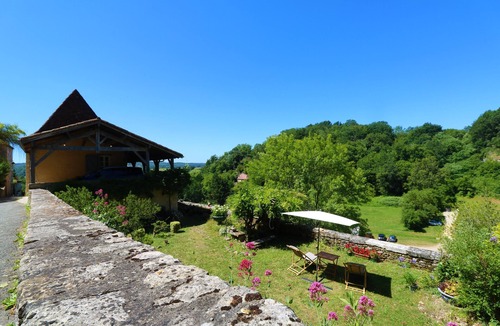 Limeuil House | CHARMING RENOVATED 16th CENTURY VILLAGE HOUSE IN THE LISTED VILLAGE OF LIMEUIL