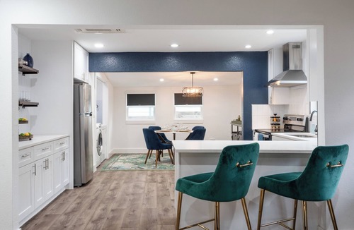 MLK House | Charming, Renovated 3-bedroom bungalow with fully stocked kitchen